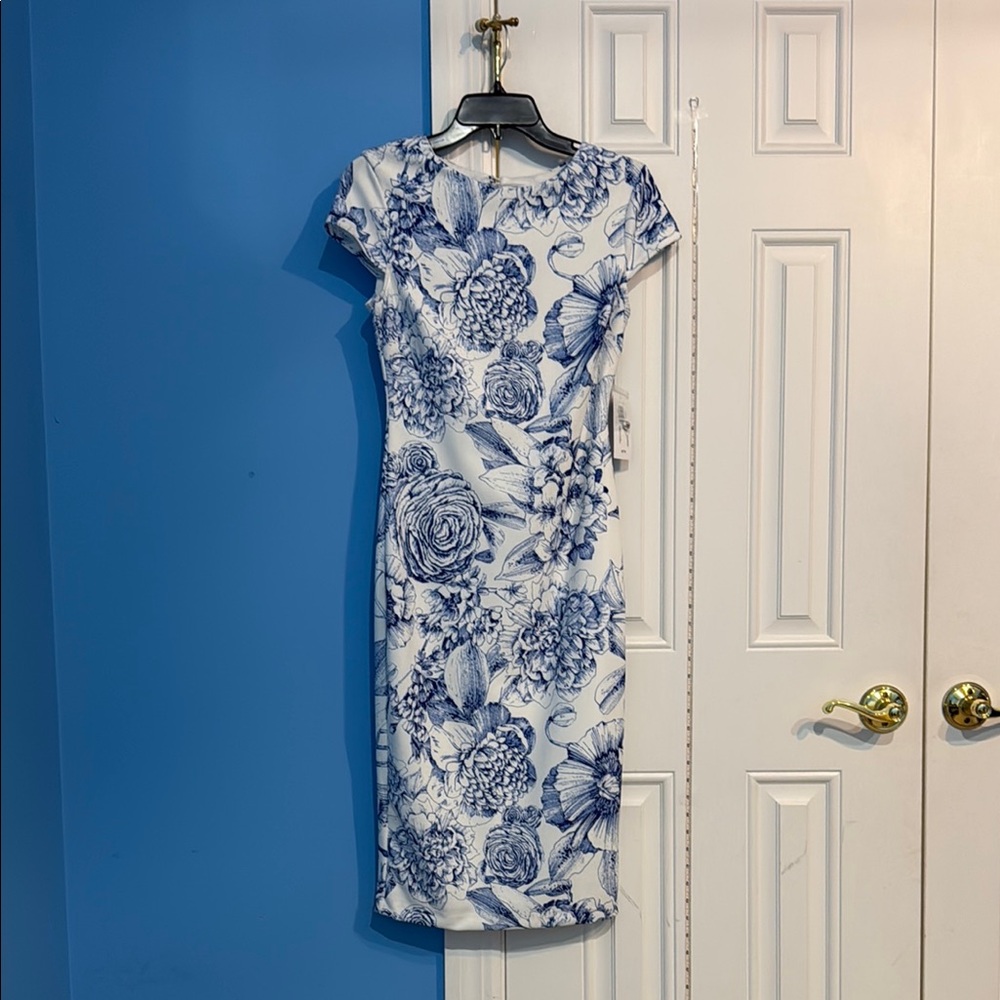 Elegant Blue Floral Midi Dress